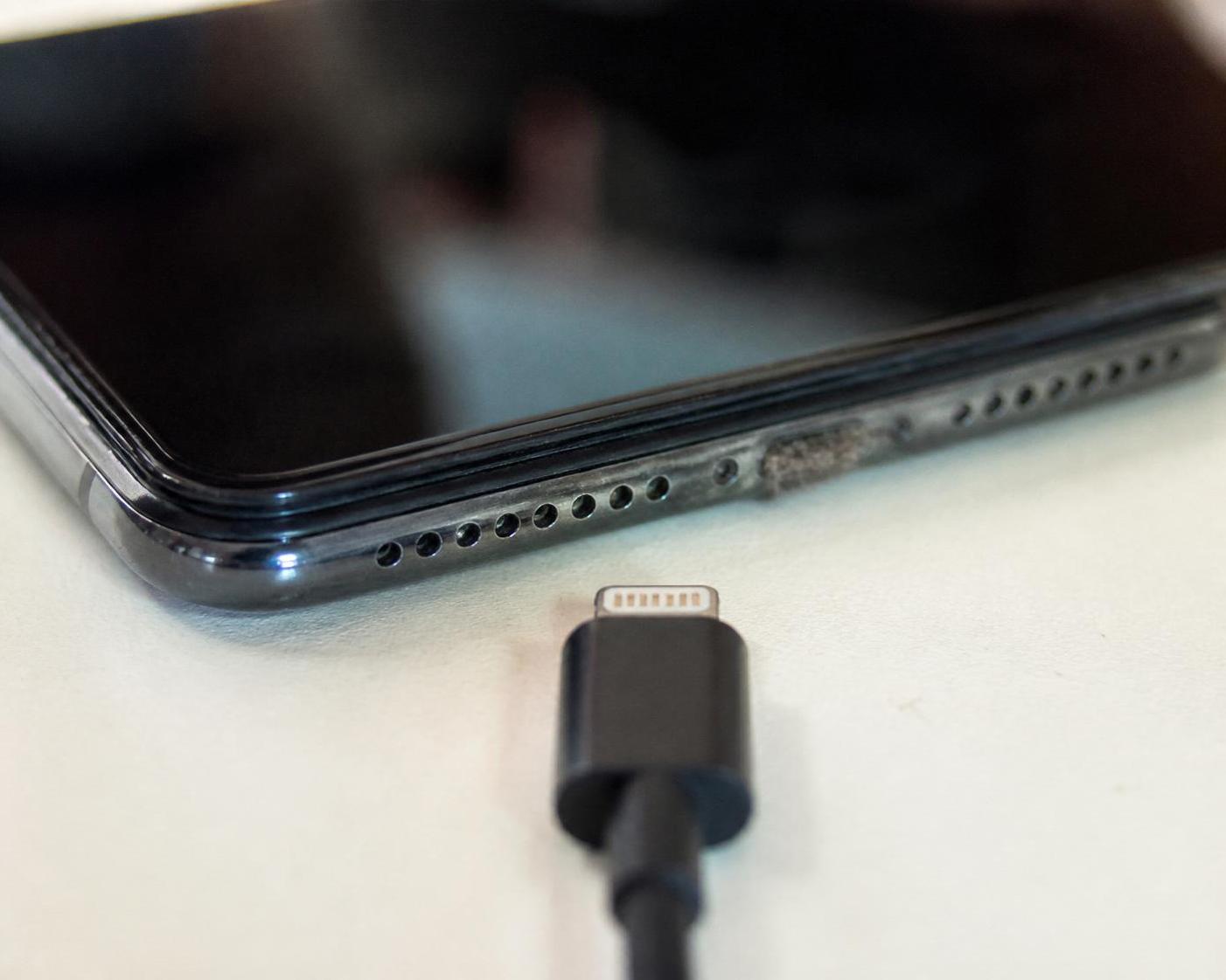 découvrez pourquoi votre téléphone ne recharge plus et apprenez des solutions simples pour résoudre ce problème courant rapidement et efficacement.